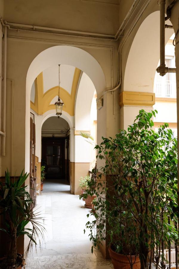 Duomo 77 - In The Heart Of The Historical Center By Elite Villas Napels Buitenkant foto