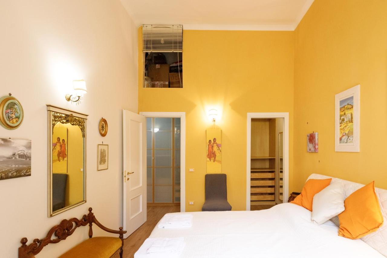 Duomo 77 - In The Heart Of The Historical Center By Elite Villas Napels Buitenkant foto