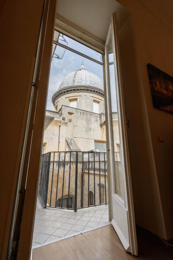 Duomo 77 - In The Heart Of The Historical Center By Elite Villas Napels Buitenkant foto